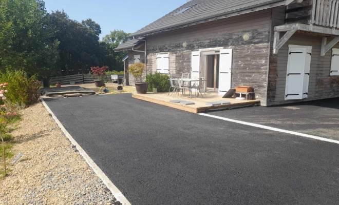 Création cour en enrobé sur la commune de Saint Gervais D'auvergne, Combronde, Benay fils Travaux Publics