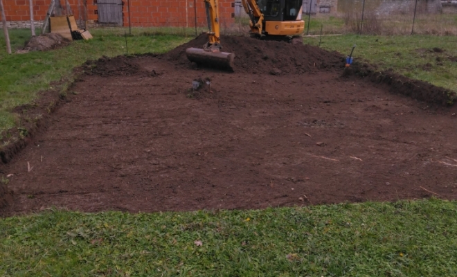 Terrassement d'une plate forme et parking pour voiture à 03800 Saint-Bonnet-De-Rochefort, Combronde, Benay fils Travaux Publics