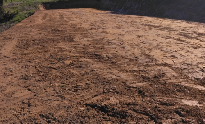 Terrassement d'un bâtiment agricole à ST REMY DE BLOT, Combronde, Benay fils Travaux Publics